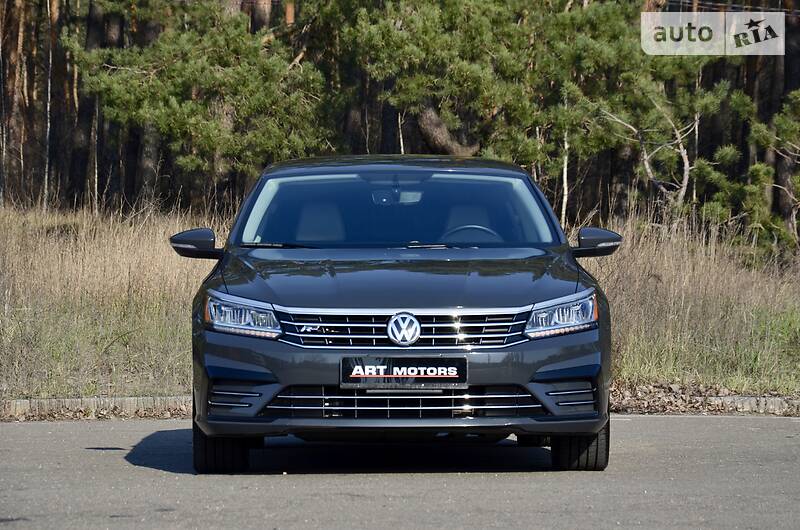 Седан Volkswagen Passat 2018 в Києві