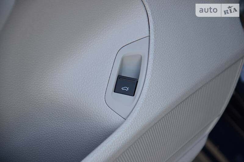 Седан Volkswagen Passat 2018 в Києві