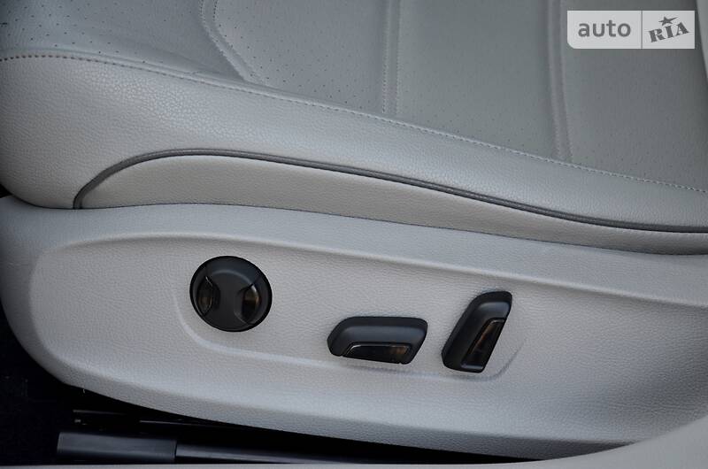 Седан Volkswagen Passat 2018 в Києві