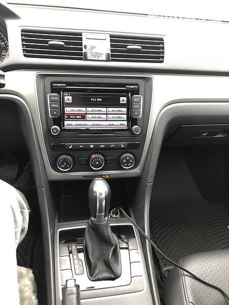 Седан Volkswagen Passat 2014 в Одесі