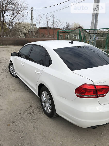 Седан Volkswagen Passat 2014 в Одесі