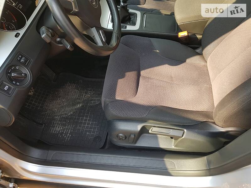 Універсал Volkswagen Passat 2010 в Самборі