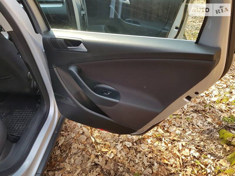 Універсал Volkswagen Passat 2010 в Самборі