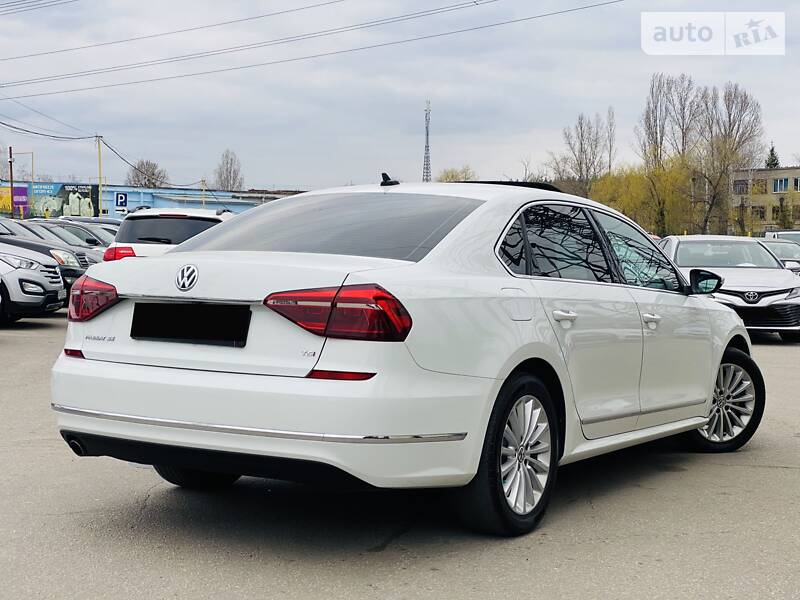 Седан Volkswagen Passat 2017 в Харкові