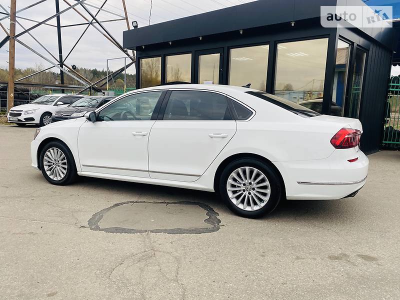 Седан Volkswagen Passat 2017 в Харкові