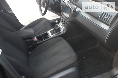 Універсал Volkswagen Passat 2009 в 