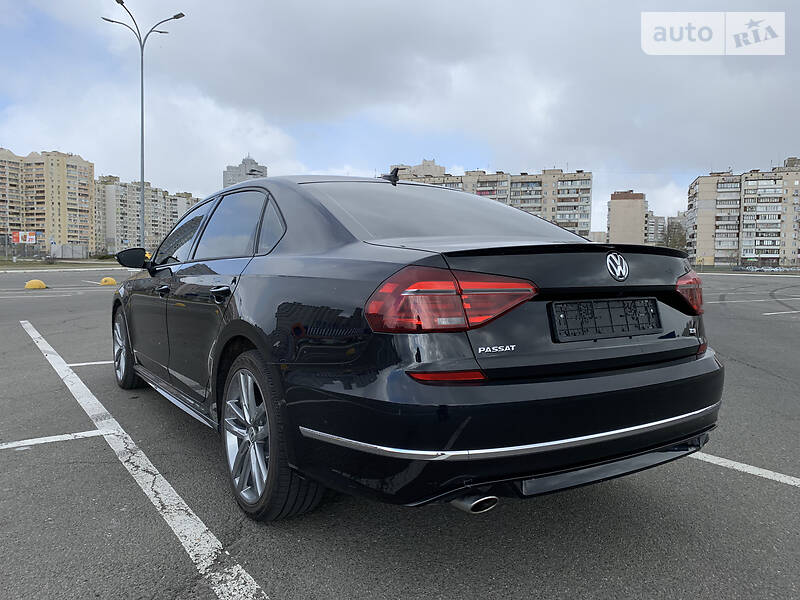 Седан Volkswagen Passat 2018 в Києві