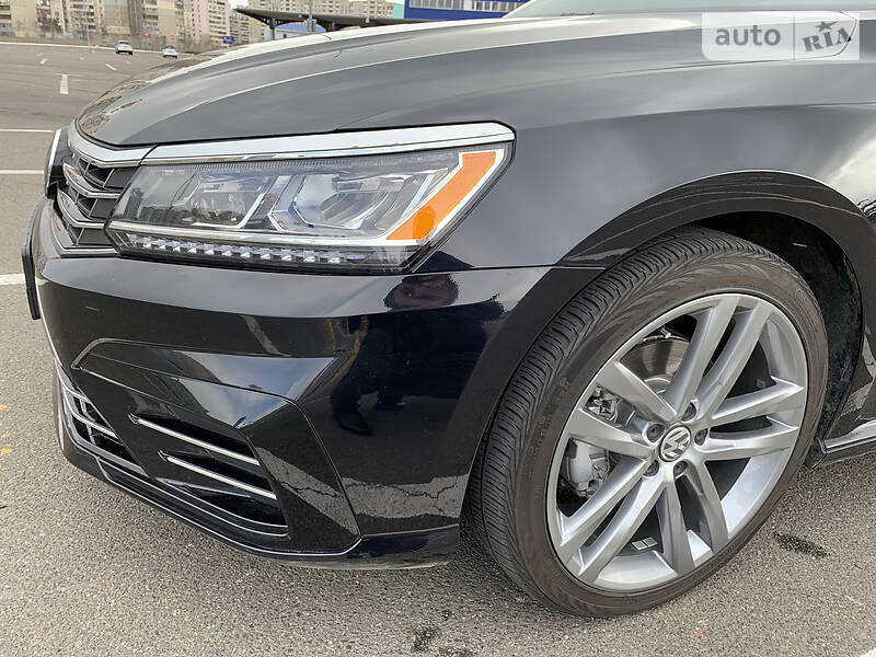 Седан Volkswagen Passat 2018 в Києві
