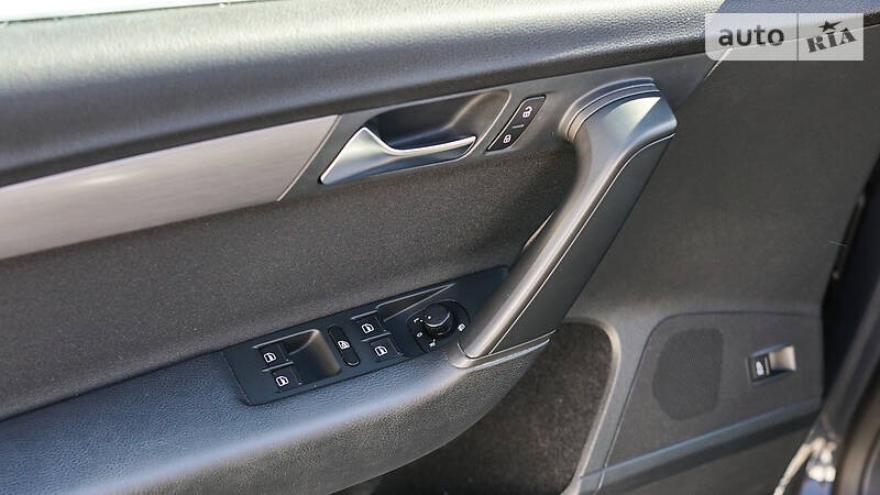 Седан Volkswagen Passat 2011 в Львове