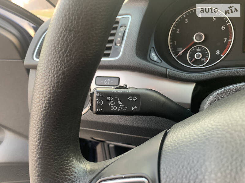 Седан Volkswagen Passat 2013 в Києві