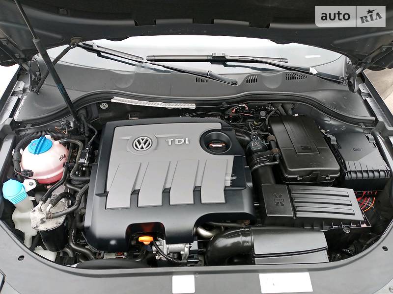 Універсал Volkswagen Passat 2012 в Бродах