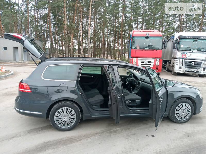Універсал Volkswagen Passat 2012 в Бродах