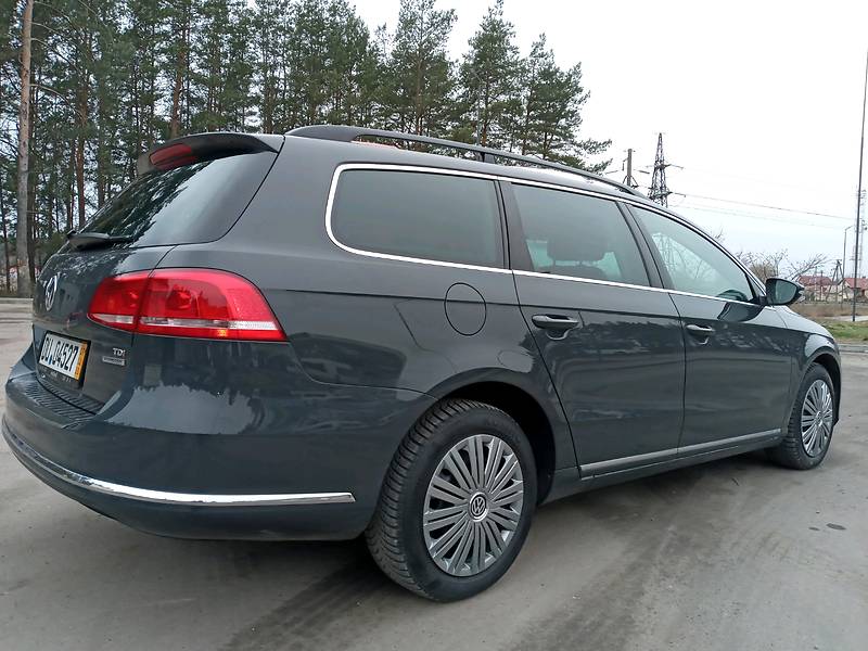 Універсал Volkswagen Passat 2012 в Бродах