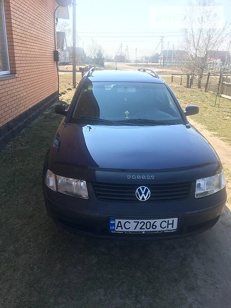 Універсал Volkswagen Passat 2000 в Камені-Каширському