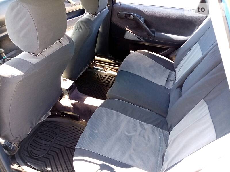 Седан Volkswagen Passat 1996 в Стрию