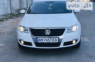 Універсал Volkswagen Passat 2010 в 