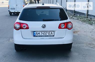 Універсал Volkswagen Passat 2010 в 