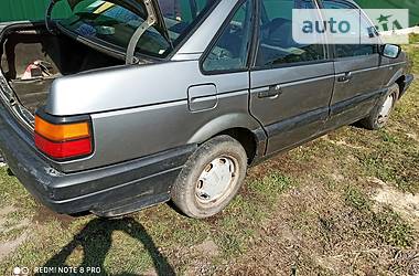 Седан Volkswagen Passat 1991 в 