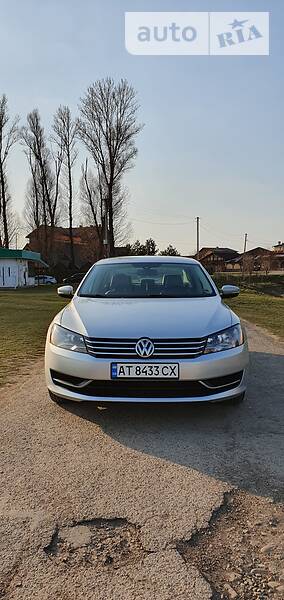 Седан Volkswagen Passat 2013 в Івано-Франківську