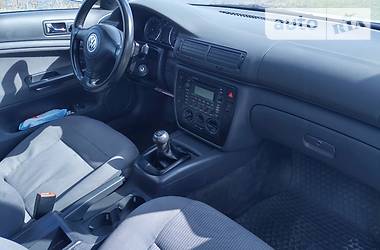 Універсал Volkswagen Passat 2004 в 