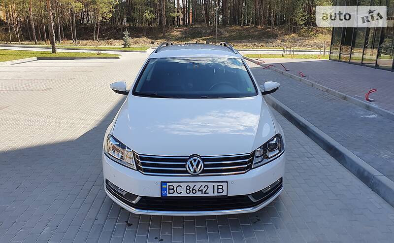 Універсал Volkswagen Passat 2013 в Львові