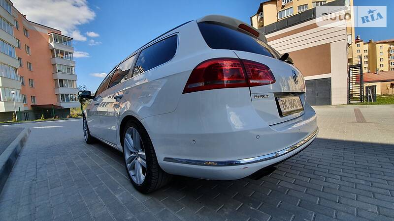 Універсал Volkswagen Passat 2013 в Львові