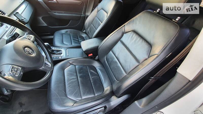 Універсал Volkswagen Passat 2013 в Львові