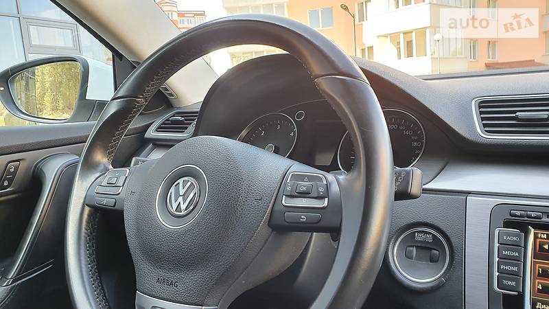 Універсал Volkswagen Passat 2013 в Львові