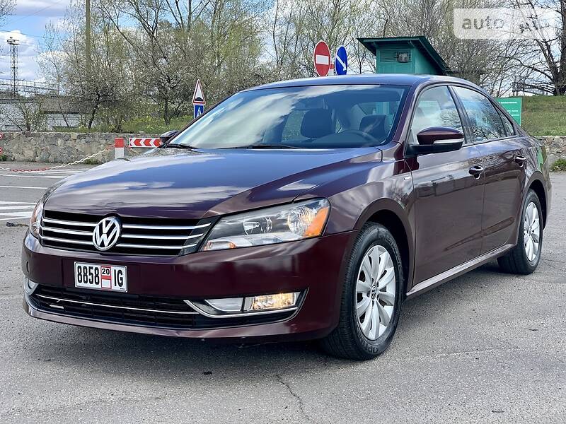 Седан Volkswagen Passat 2014 в Горішніх Плавнях