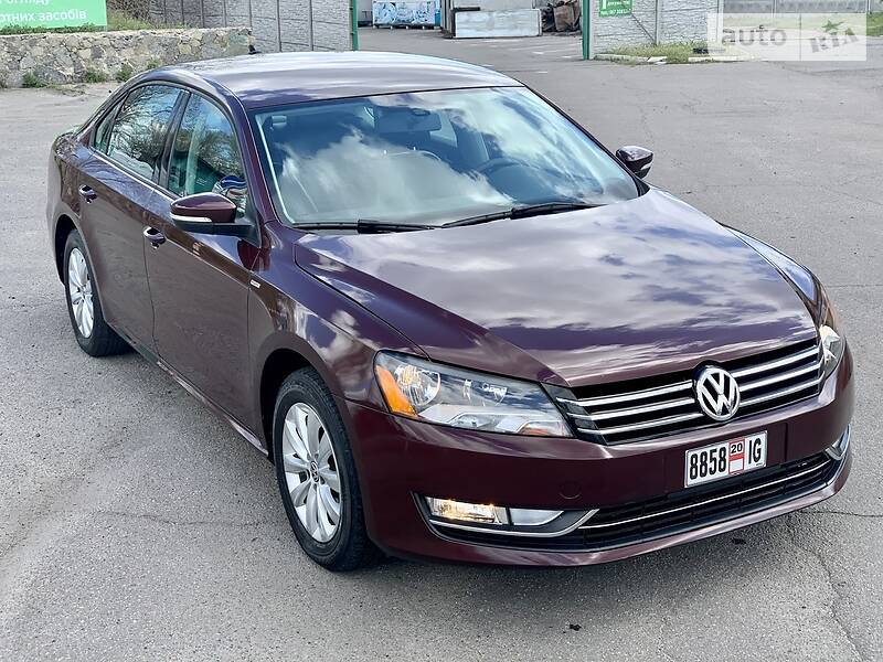 Седан Volkswagen Passat 2014 в Горішніх Плавнях