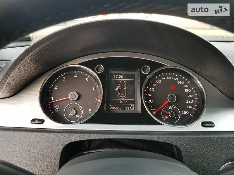 Седан Volkswagen Passat 2010 в Києві
