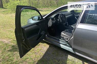 Седан Volkswagen Passat 2014 в 