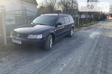 Універсал Volkswagen Passat 2000 в 