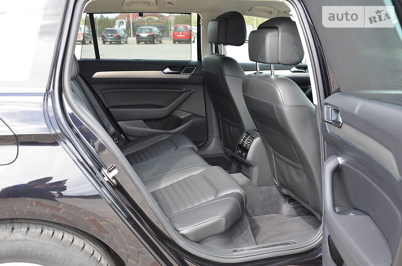 Універсал Volkswagen Passat 2015 в Луцьку