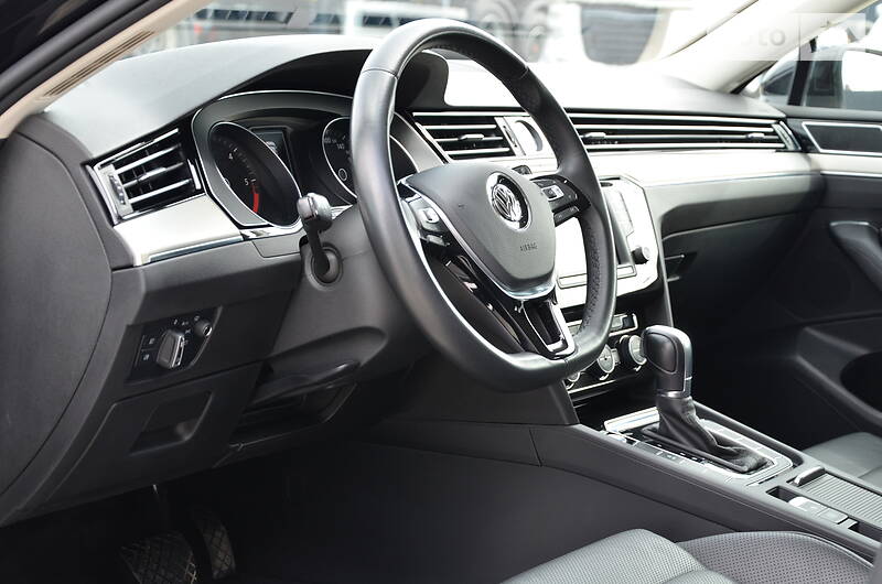 Універсал Volkswagen Passat 2015 в Луцьку