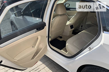 Седан Volkswagen Passat 2012 в 