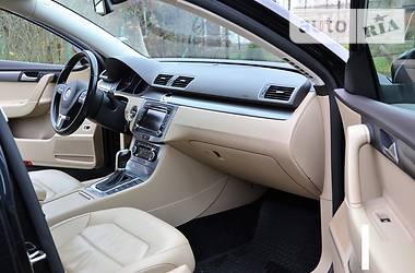 Універсал Volkswagen Passat 2011 в 