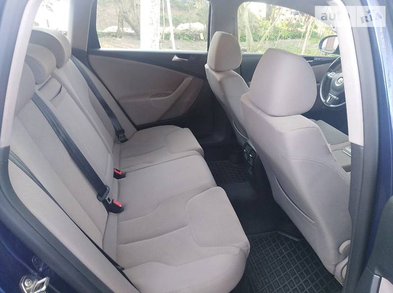 Універсал Volkswagen Passat 2010 в Львові