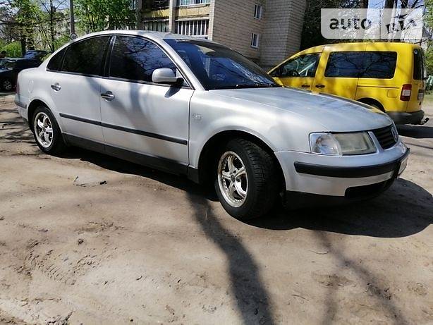 Седан Volkswagen Passat 1999 в Киеве