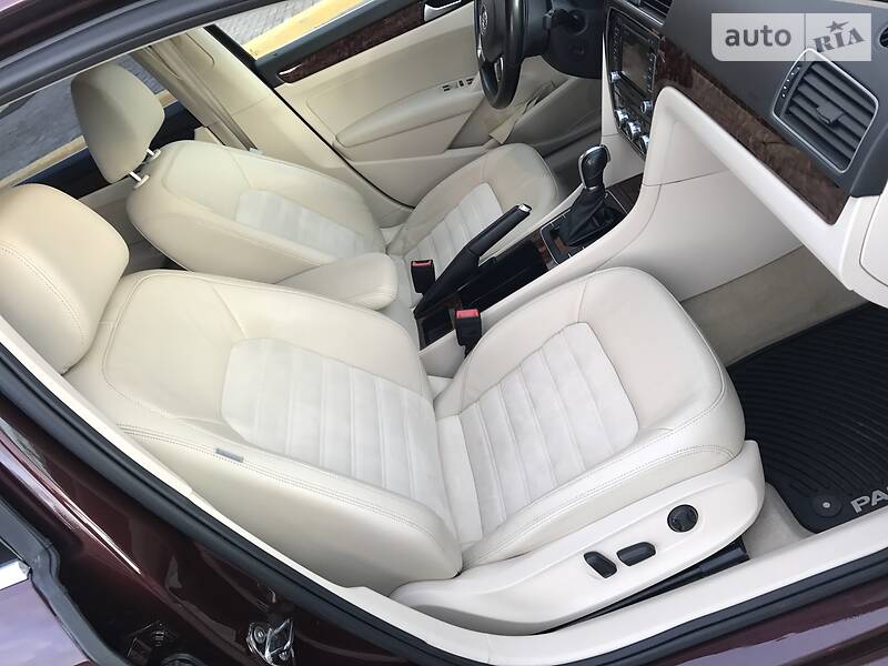 Седан Volkswagen Passat 2012 в Киеве