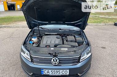 Універсал Volkswagen Passat 2012 в 