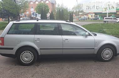 Універсал Volkswagen Passat 2000 в 
