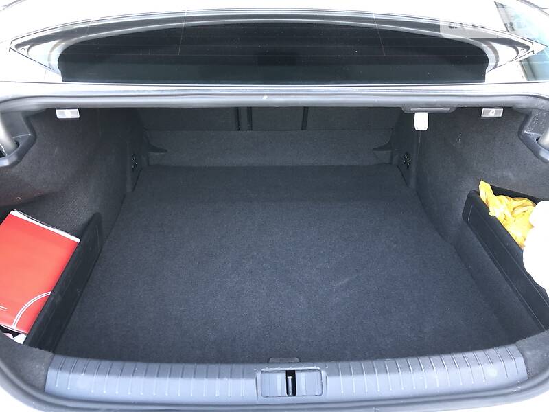 Седан Volkswagen Passat 2015 в Мукачевому