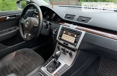 Седан Volkswagen Passat 2014 в Киеве