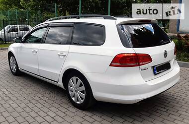 Універсал Volkswagen Passat 2011 в 