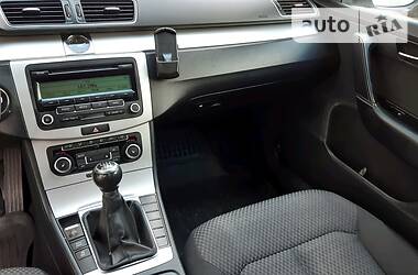 Універсал Volkswagen Passat 2011 в 