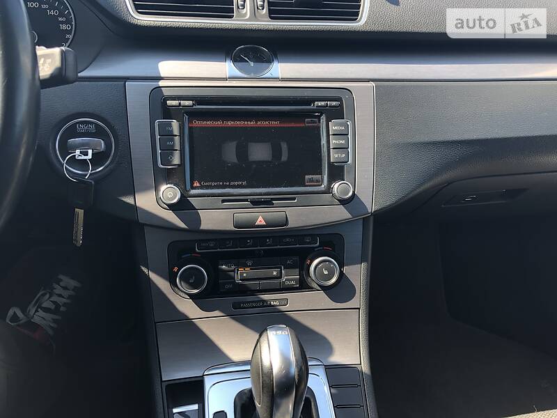 Седан Volkswagen Passat 2011 в Києві