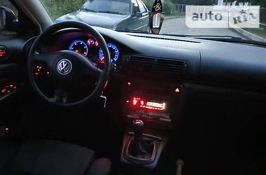 Універсал Volkswagen Passat 2001 в 