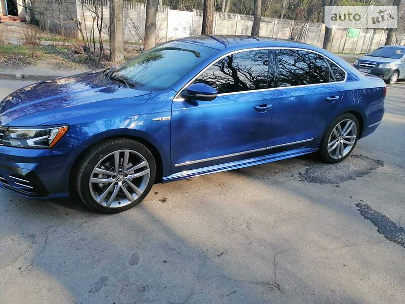 Седан Volkswagen Passat 2016 в Києві