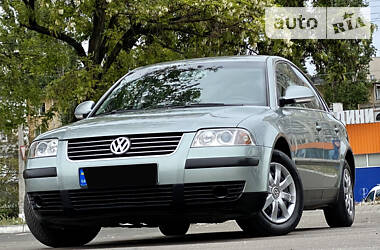 Седан Volkswagen Passat 2003 в Одессе